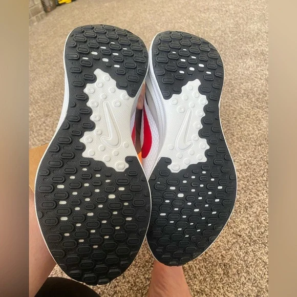 Nike Men's Revolution 7 Road Running Shoes. - Picture 4 of 5